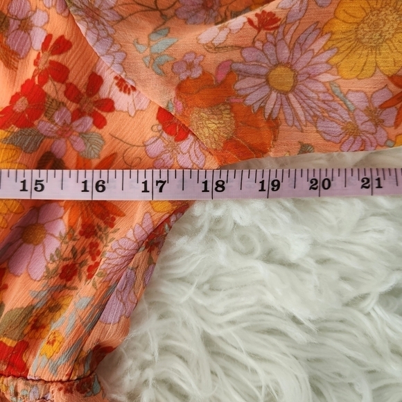 Wild Fable Bell Sleeve. Boho Floral Tie Front Top Size Medium. New without tags. - Picture 4 of 7